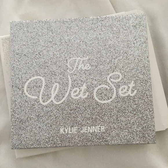 Authentic Kylie cosmetics wet set - Picture 1 of 6